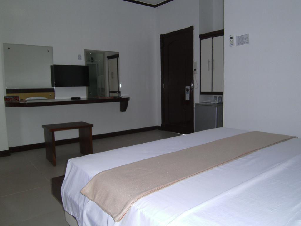 Seashore Beach Resort Puerto Galera Zewnętrze zdjęcie