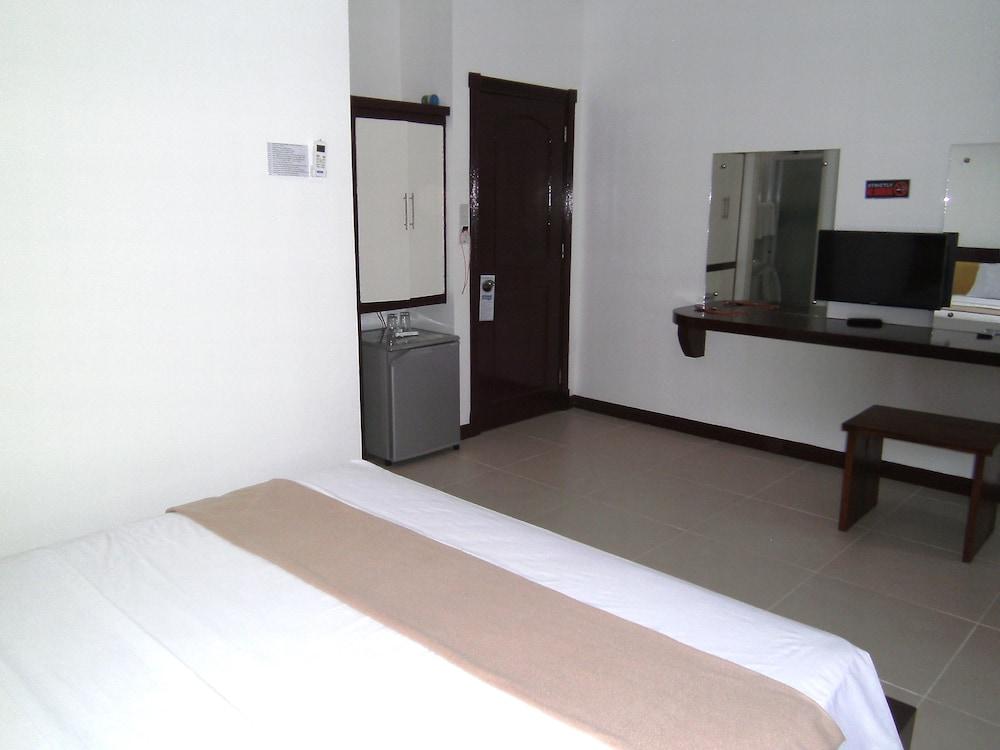 Seashore Beach Resort Puerto Galera Zewnętrze zdjęcie