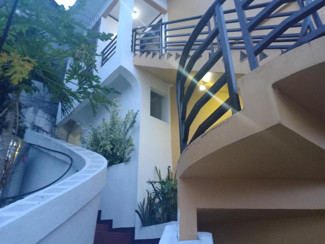 Seashore Beach Resort Puerto Galera Zewnętrze zdjęcie